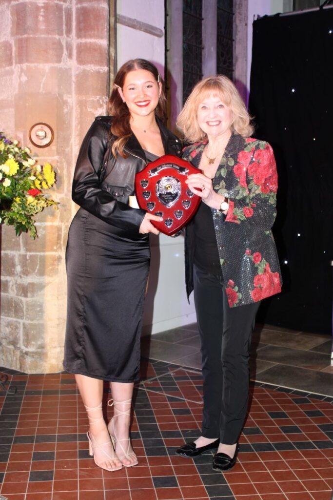 Holly Pryke and Viva’s President, Liza Goddard